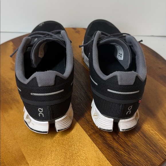 ON RUNNING Cloud 5 Black Men's Running Shoes, size 10.5 fair clean condition - Picture 4 of 14